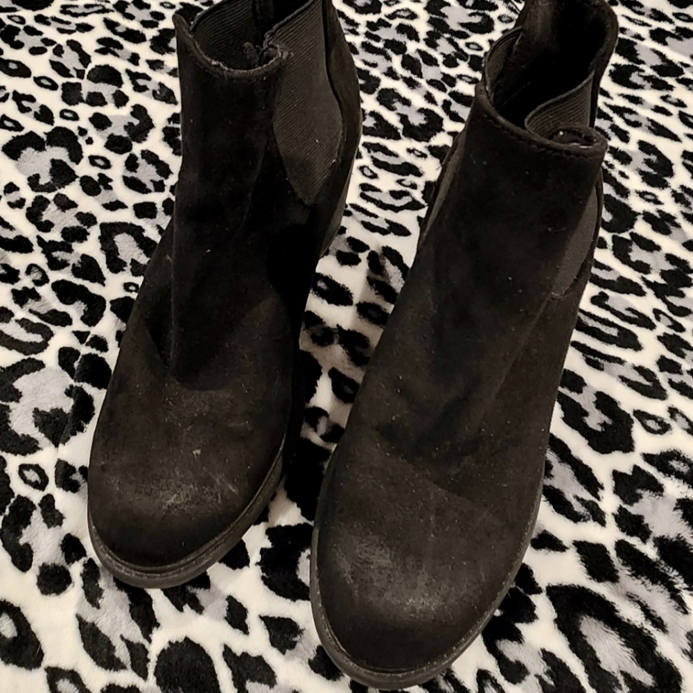 Short Black Suede Women's Pull on Booties